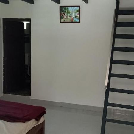 Kund Estate Stay 马迪凯里 外观 照片