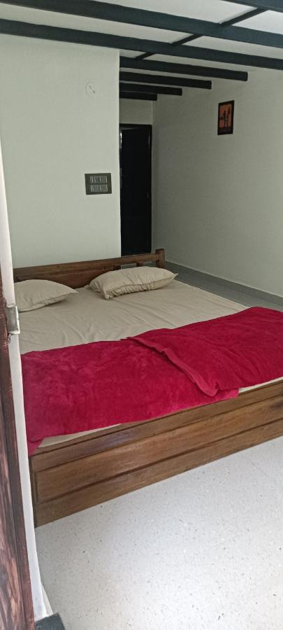 Kund Estate Stay 马迪凯里 外观 照片
